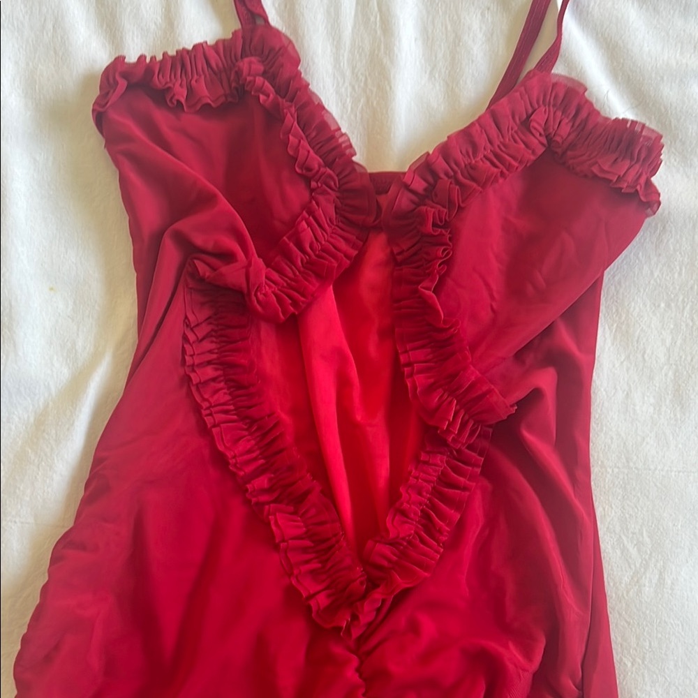 Elegant Red Ruffled Dress - Picture 4 of 5